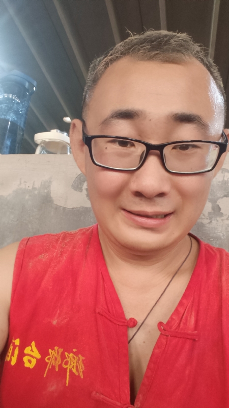 黑黑一笑的第二张照片--仙游相亲网